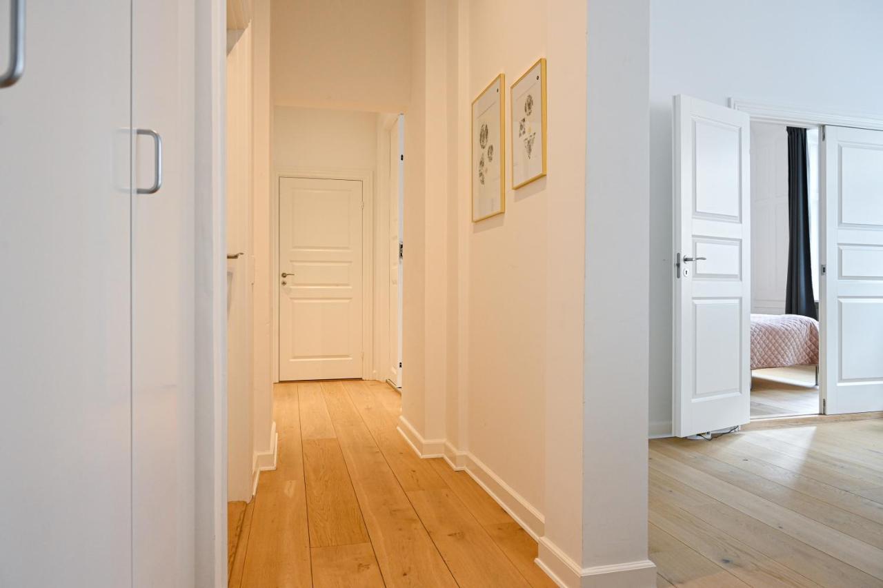 Sanders Arrow - Chic Three-Bedroom Apartment In The Middle Of København Ngoại thất bức ảnh
